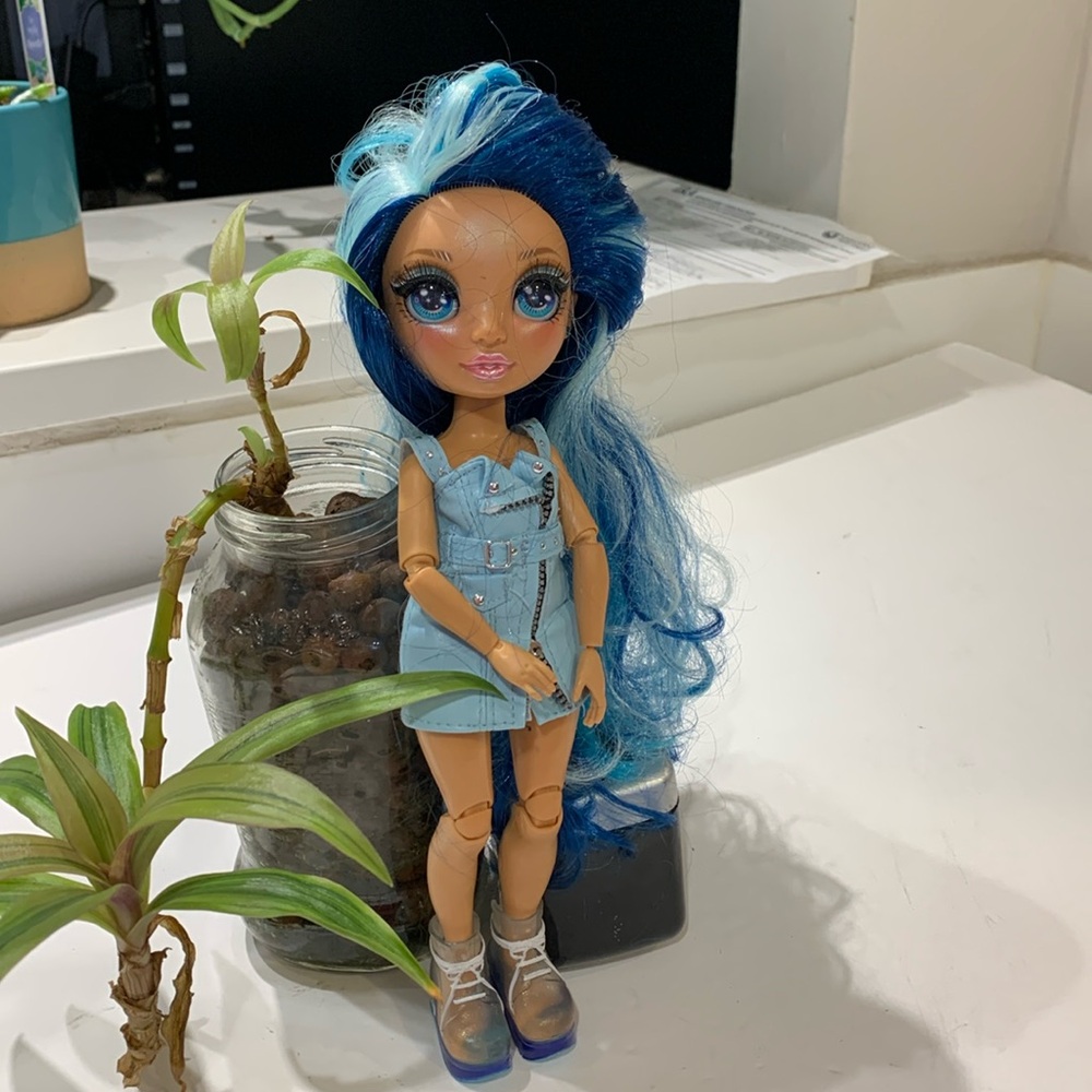 Rainbow High Skyler Bradshaw cheer fashion posable 10.5” doll